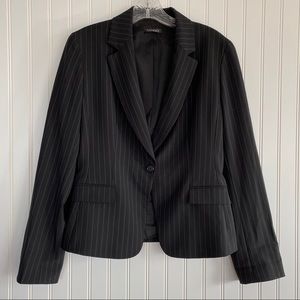 Tahari black pinstripe blazer SIZE 8